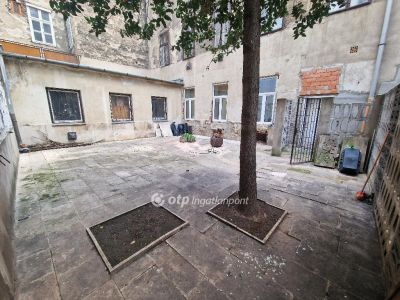 Eladó utcai bejáratú üzlethelység Budapest