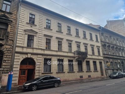 Eladó utcai bejáratú üzlethelység Budapest