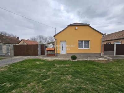 Eladó családi ház Nagytótfalu