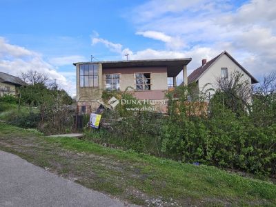 Eladó lakóövezeti telek Pécs