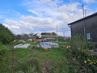 Eladó lakóövezeti telek Pécs