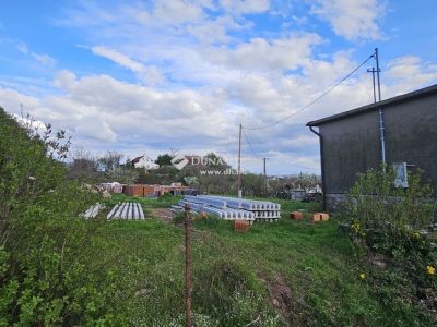 Eladó lakóövezeti telek Pécs