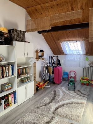 Eladó lakás Tolna