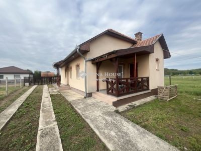 Eladó családi ház Albertirsa