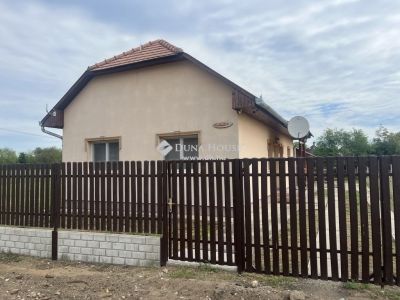 Eladó családi ház Albertirsa