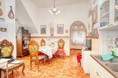 Eladó családi ház Budapest