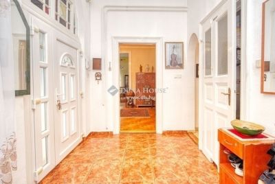 Eladó családi ház Budapest