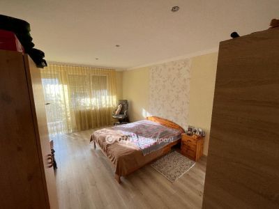 Eladó családi ház Debrecen