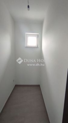 Eladó családi ház Érd