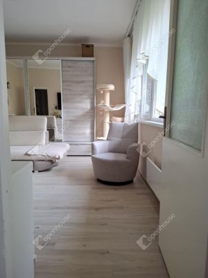 Eladó lakás Veszprém