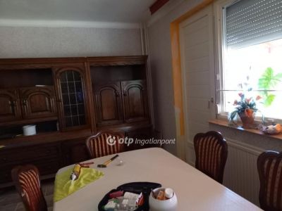 Eladó családi ház Villány