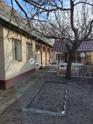 Eladó családi ház Taksony