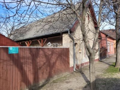 Eladó családi ház Taksony