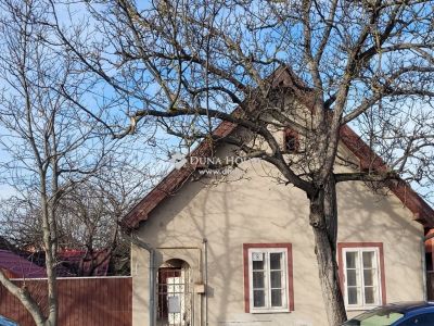 Eladó családi ház Taksony