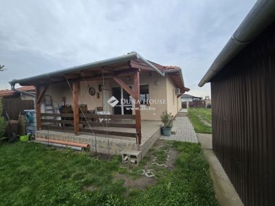 Eladó családi ház Taksony