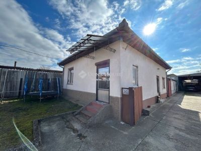 Eladó családi ház Újhartyán