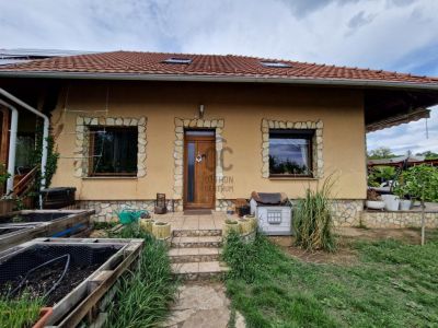 Eladó ikerház Pécel