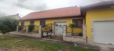 Eladó családi ház Jászberény