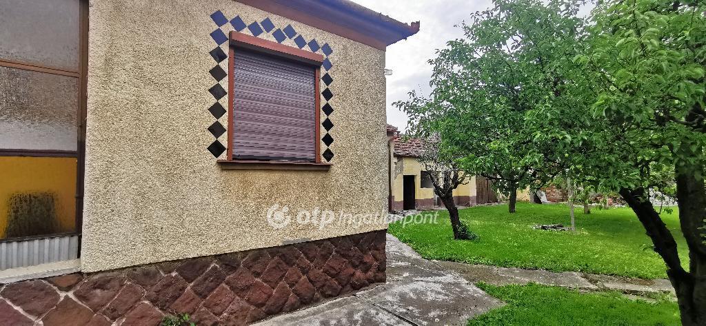 Eladó családi ház Csorna