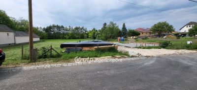 Eladó lakóövezeti telek Koroncó