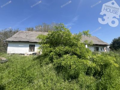 Eladó lakóövezeti telek Solt