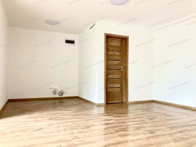 Eladó üzlethelység Nyíregyháza