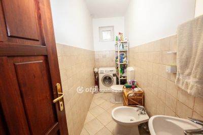 Eladó családi ház Csömör