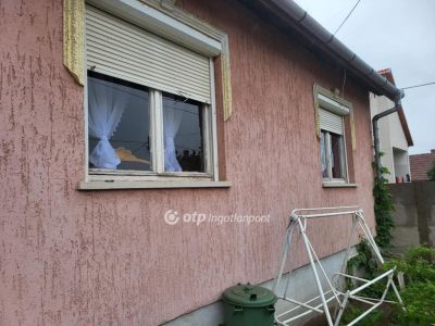 Eladó családi ház Tura