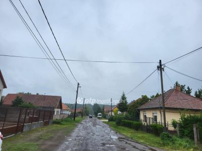 Eladó családi ház Tura