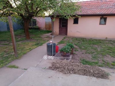 Eladó családi ház Debrecen
