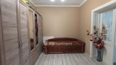 Eladó családi ház Jászfényszaru