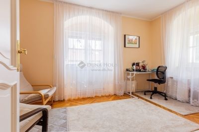 Eladó családi ház Budapest