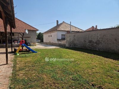 Eladó családi ház Csorna