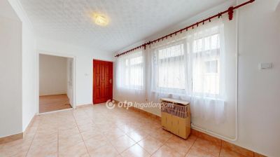 Eladó családi ház Onga