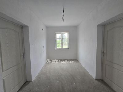 Eladó családi ház Kaba