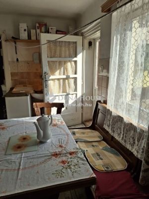 Eladó családi ház Budapest