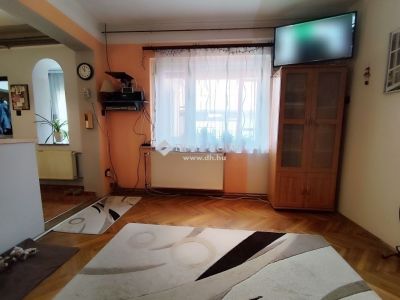 Eladó családi ház Budapest