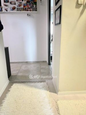 Eladó lakás Komló