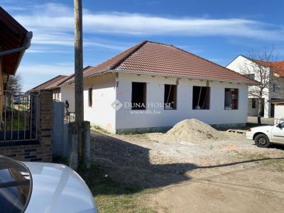 Eladó lakás Vácrátót