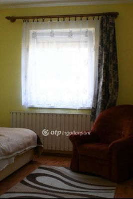 Eladó családi ház Verseg