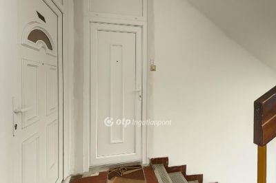 Eladó lakás Nagykáta