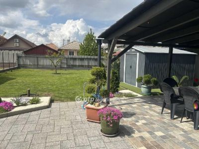 Eladó családi ház Kartal