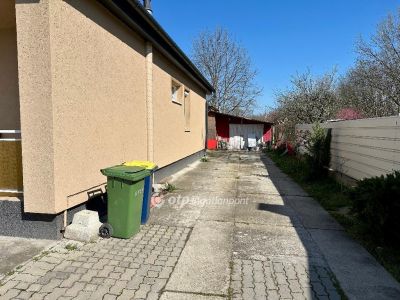 Eladó családi ház Dánszentmiklós