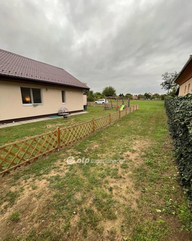 Eladó családi ház Inárcs