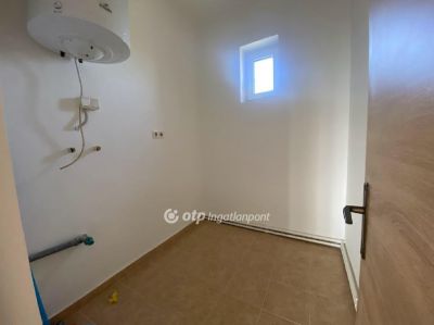 Eladó családi ház Dömsöd