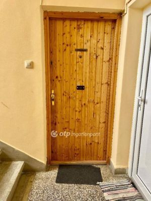 Eladó lakás Komló