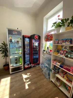 Eladó utcai bejáratú üzlethelység Budapest