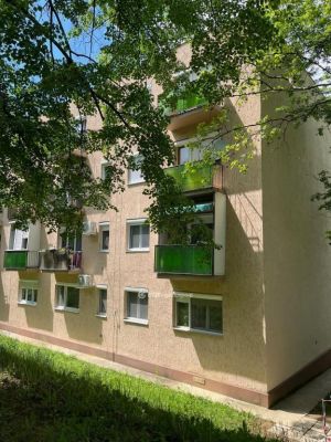 Eladó lakás Komló