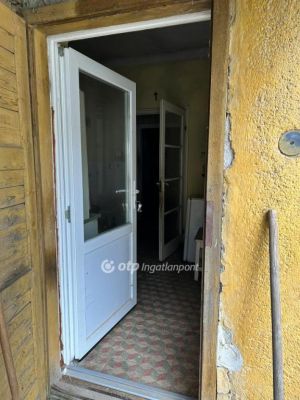 Eladó családi ház Lippó