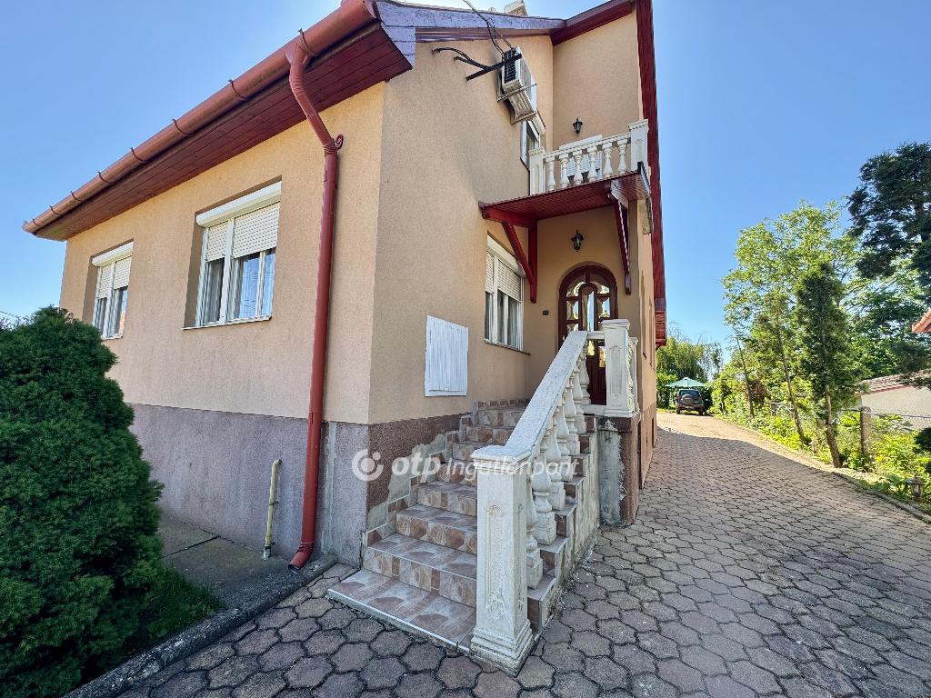 Eladó családi ház Debrecen